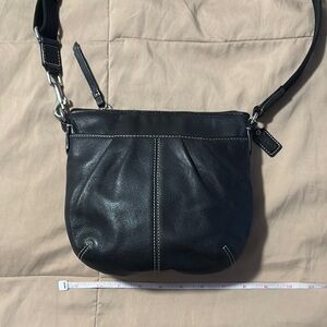 🖤Coach Black Leather Crossbody Bag with Silver Zipper
